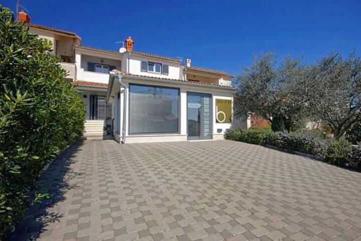 Holiday home K & P Pula