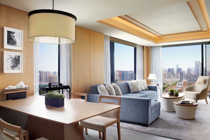 Room 42 of 112
