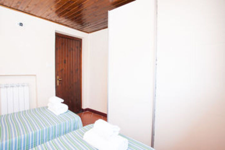 Room 158 of 320
