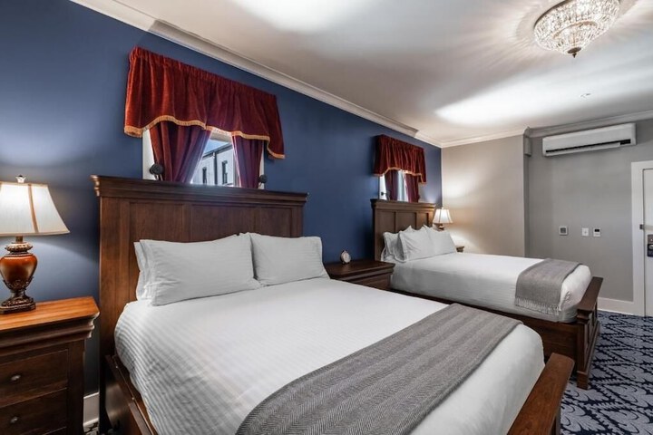 Room 5 of 14