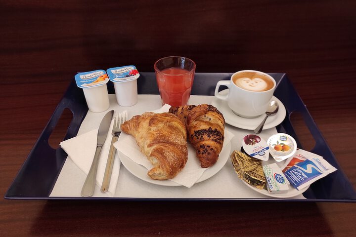 Breakfast/Coffee Service 40 of 46