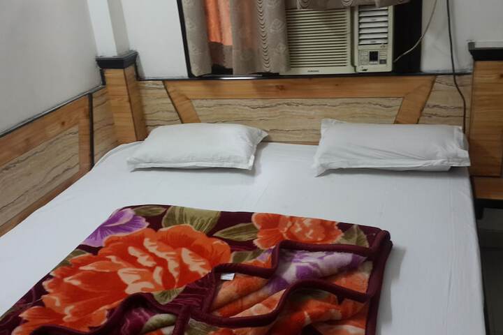 Room 6 of 20