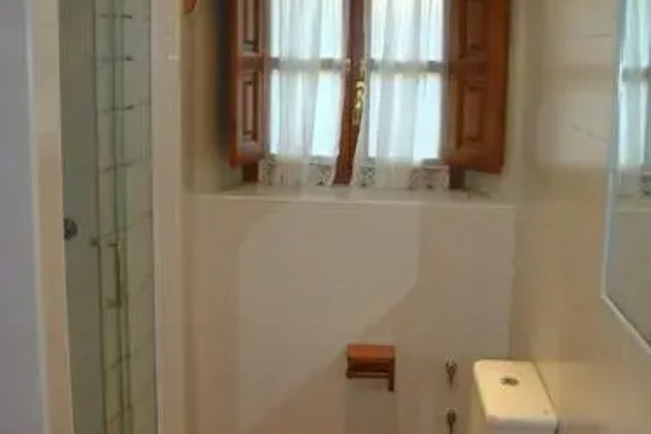 Room 5 of 10