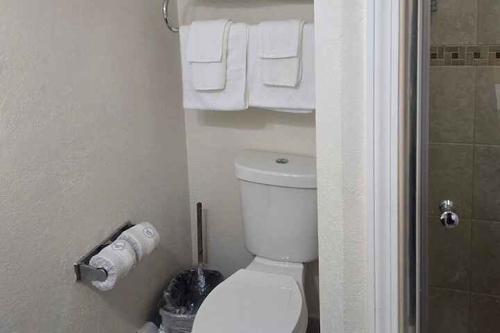 Room 19 of 28