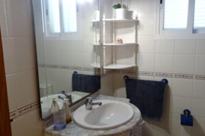 Room 2 of 17