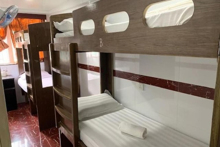 Room 10 of 52
