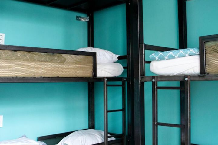 Room 10 of 60