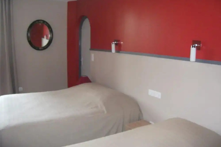 Room 3 of 18