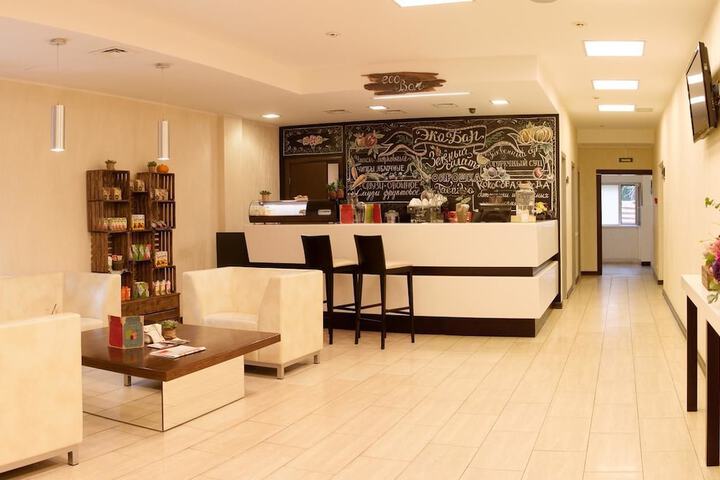 Lounge 105 of 123