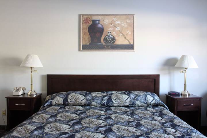 Room 10 of 27