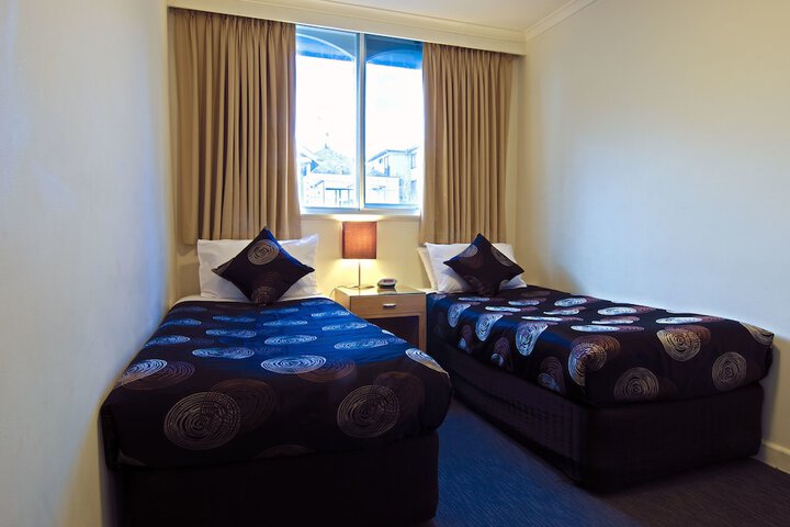 Room 3 of 48