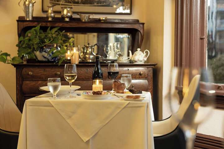 Dining 65 of 78