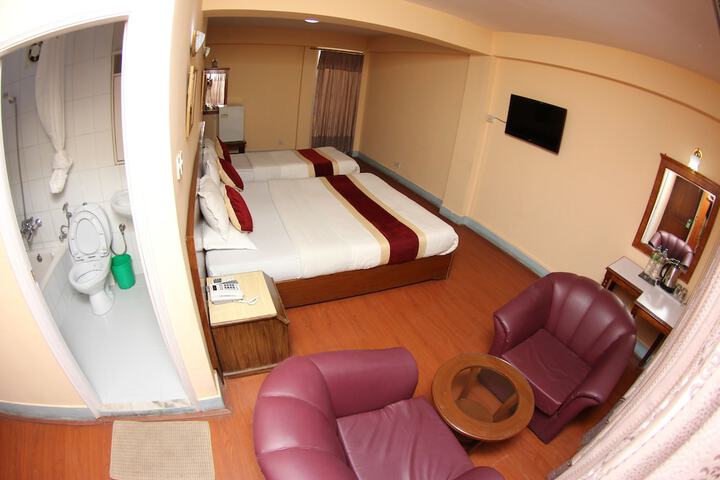Room 9 of 33