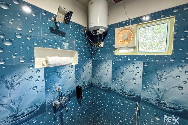 Room 33 of 69