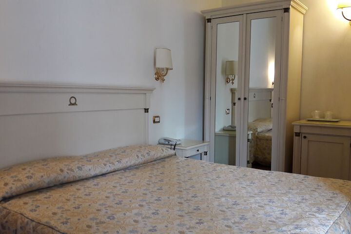 Room 14 of 50