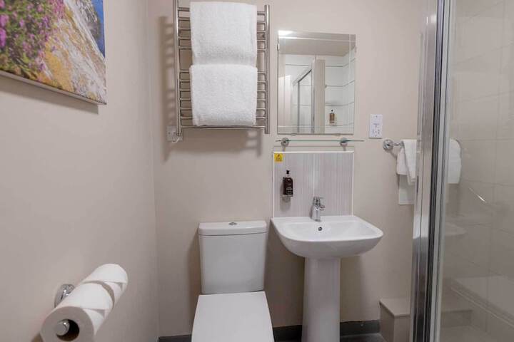 Room 44 of 79