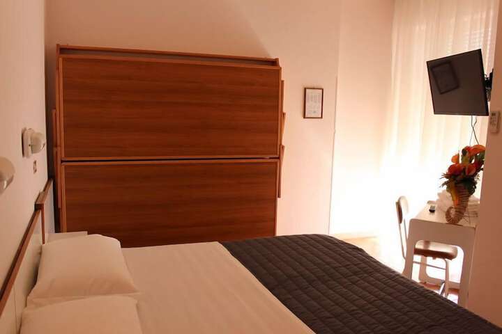 Room 12 of 46