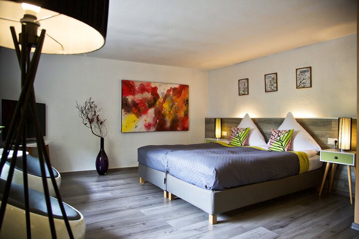 Room 10 of 130