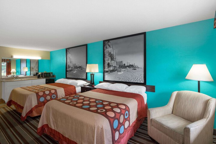 2 Queen Beds (1 of 2)