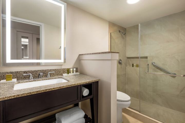 Room 53 of 175