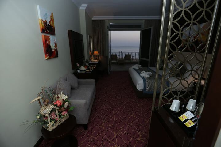 Room 5 of 81