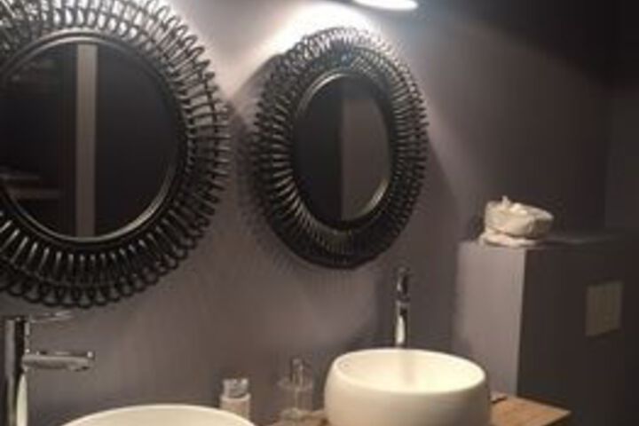 Room 3 of 32