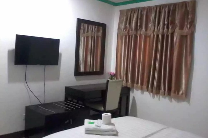 Room 11 of 22
