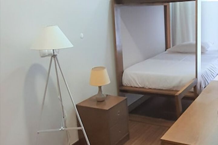 Room 9 of 80