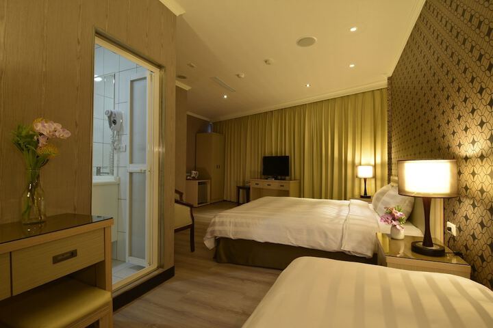 Room 15 of 51