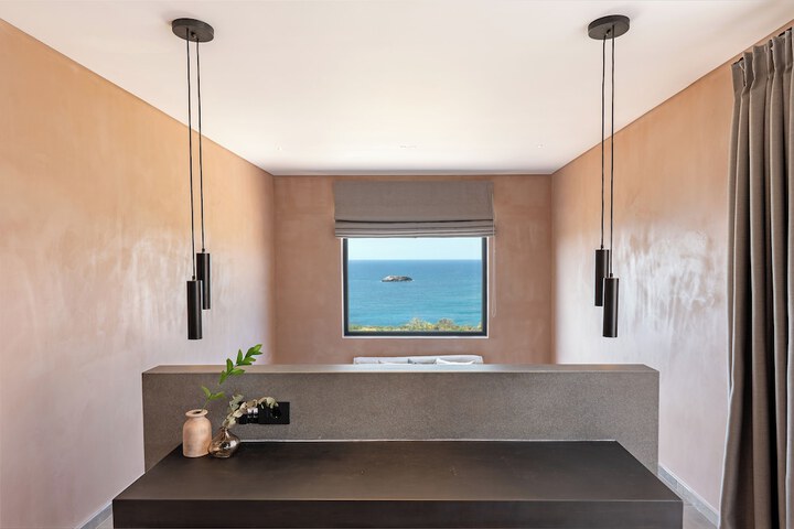Room 3 of 71
