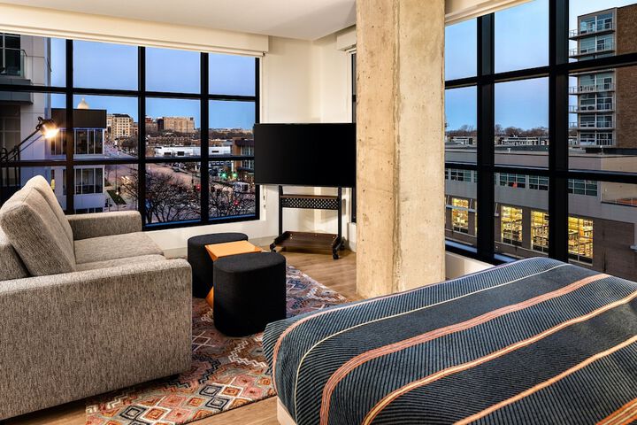 Room 42 of 81
