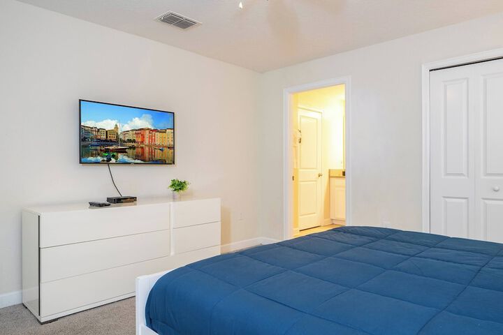 Room 6 of 67