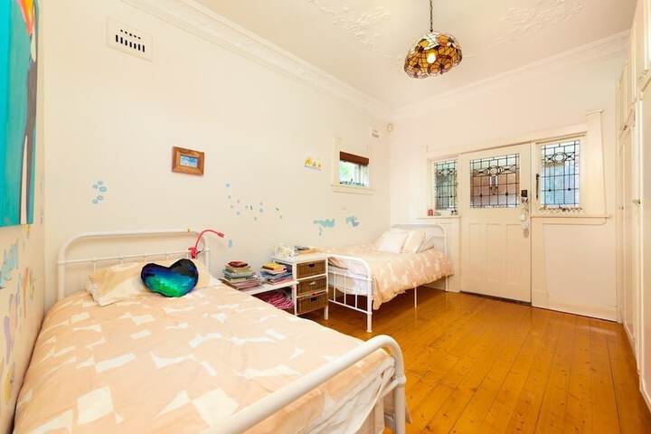 Room 2 of 10