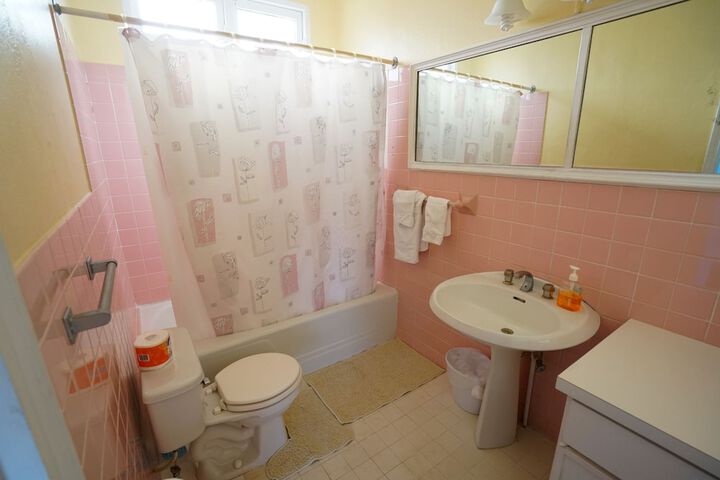 Room 43 of 81