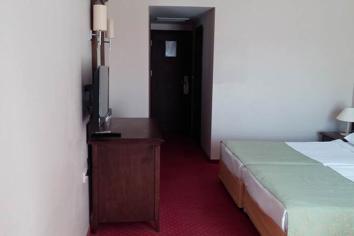 Room 18 of 40
