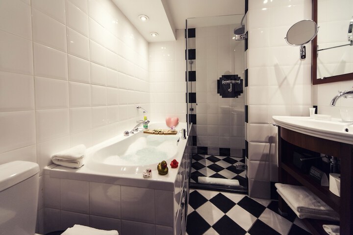 Clean Restrooms