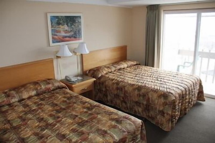 Room 2 of 27
