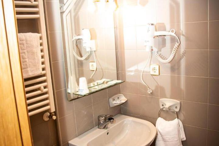 General 33 of 38