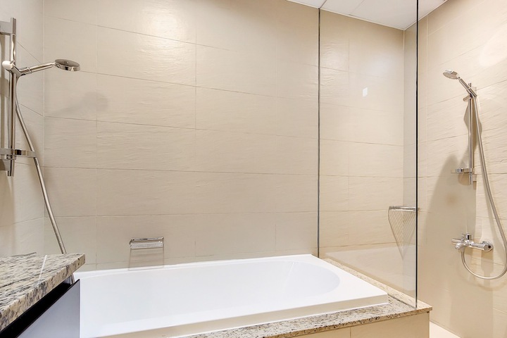 Manzil Splendid 3BR in Palm w Pvt Beach Access
