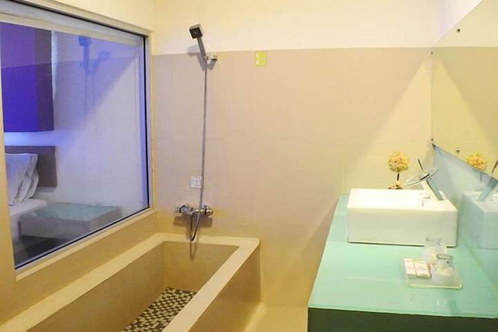 Room 20 of 31