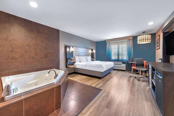 Jetted tub