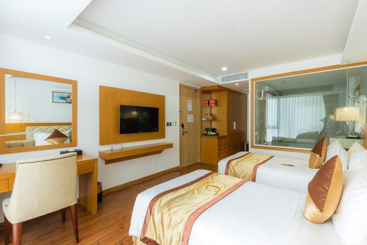Room 28 of 121