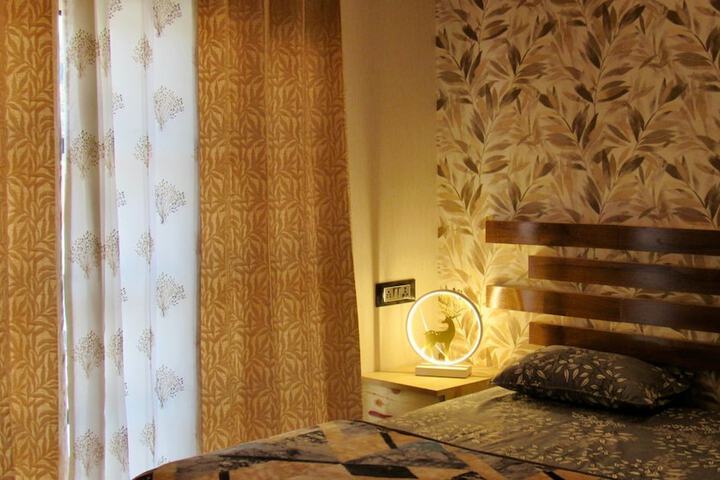 Room 13 of 83