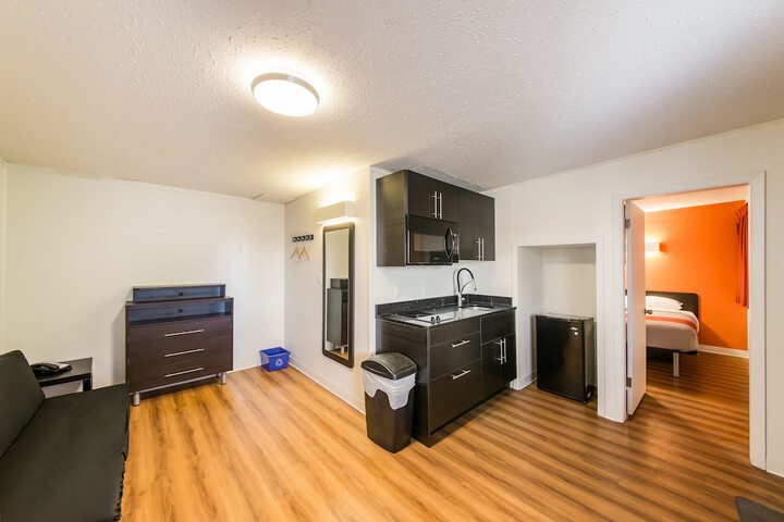 Room 6 of 46