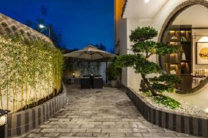 Beihai Bainian Hotel (Beihai Old Street)
