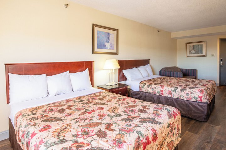 Deluxe Double Room (2 of 9)