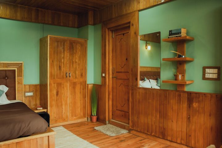 Room 7 of 35