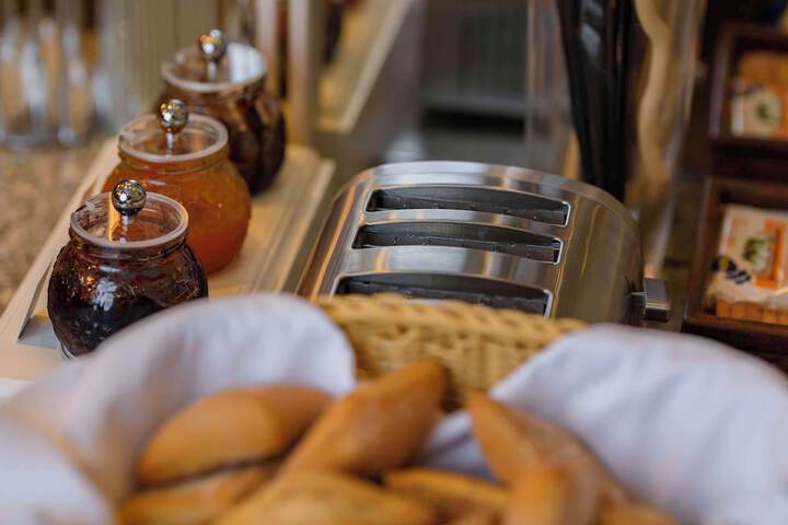 Breakfast/Coffee Service 28 of 33