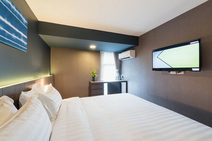Room 20 of 33