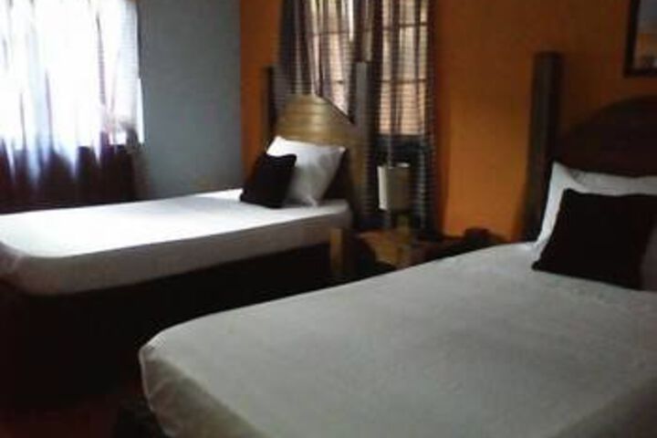 Room 11 of 25
